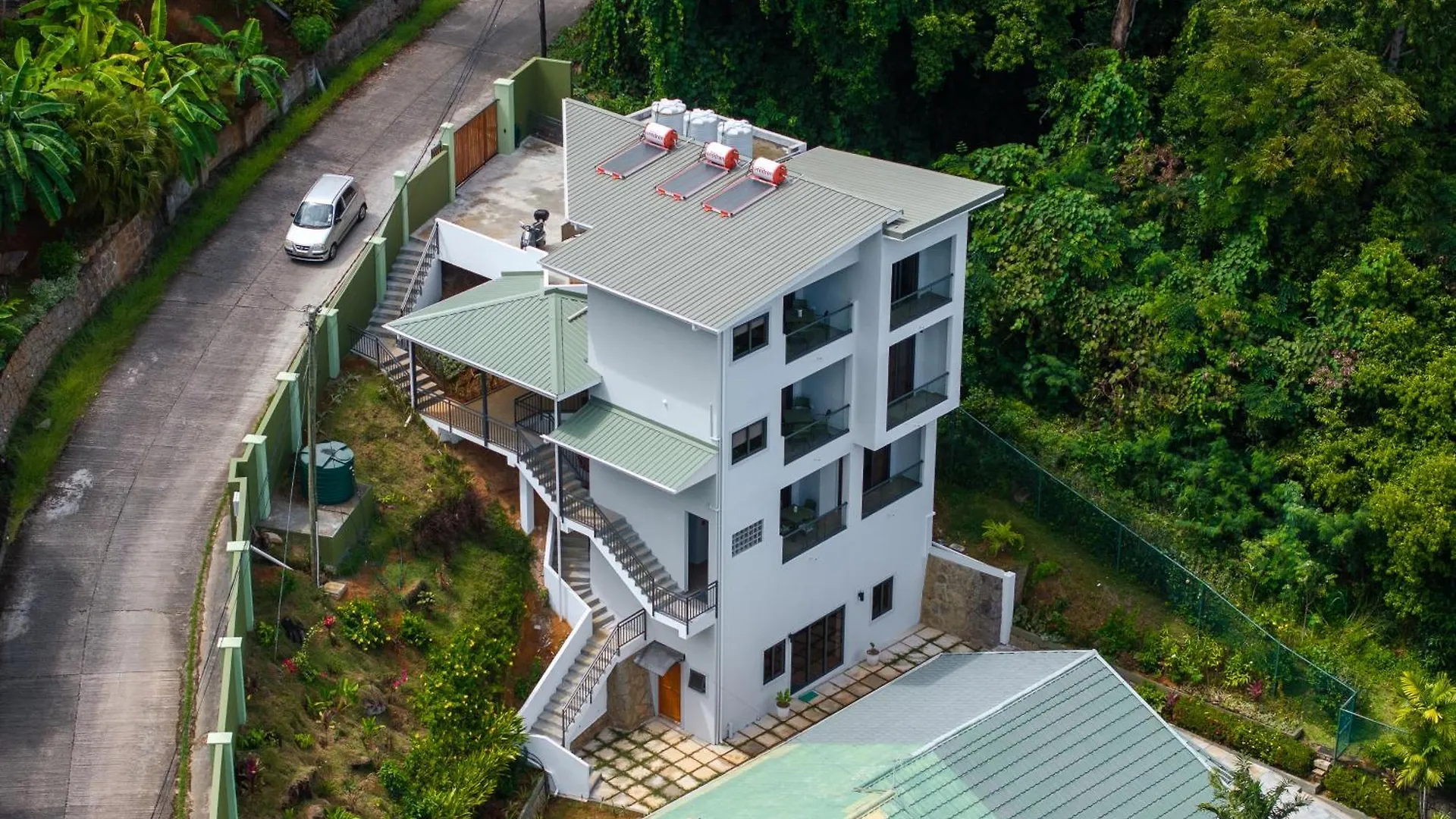 Sorento Holiday Apartments Гласи