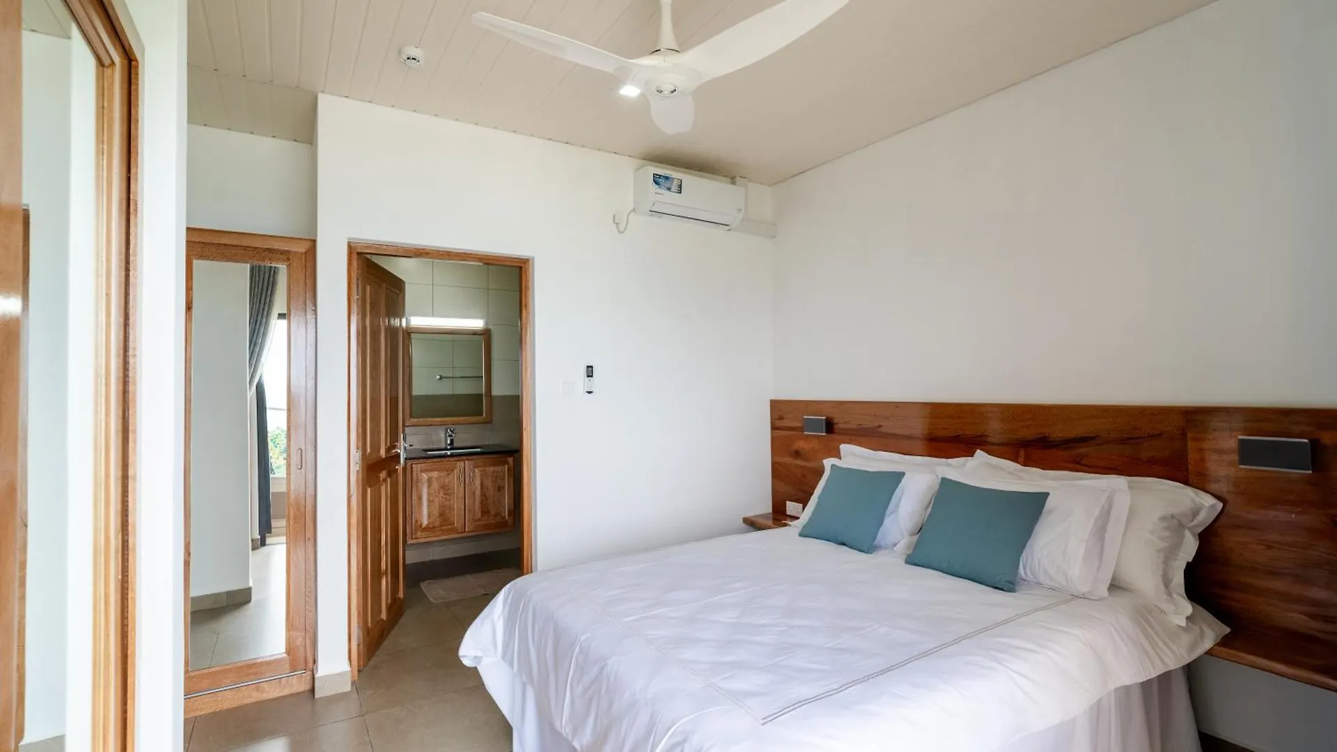 Sorento Holiday Apartments Гласи