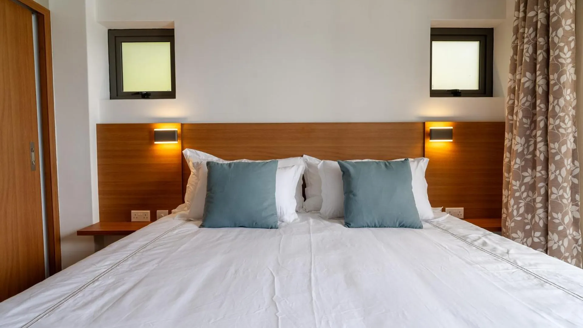 Sorento Holiday Apartments Гласи