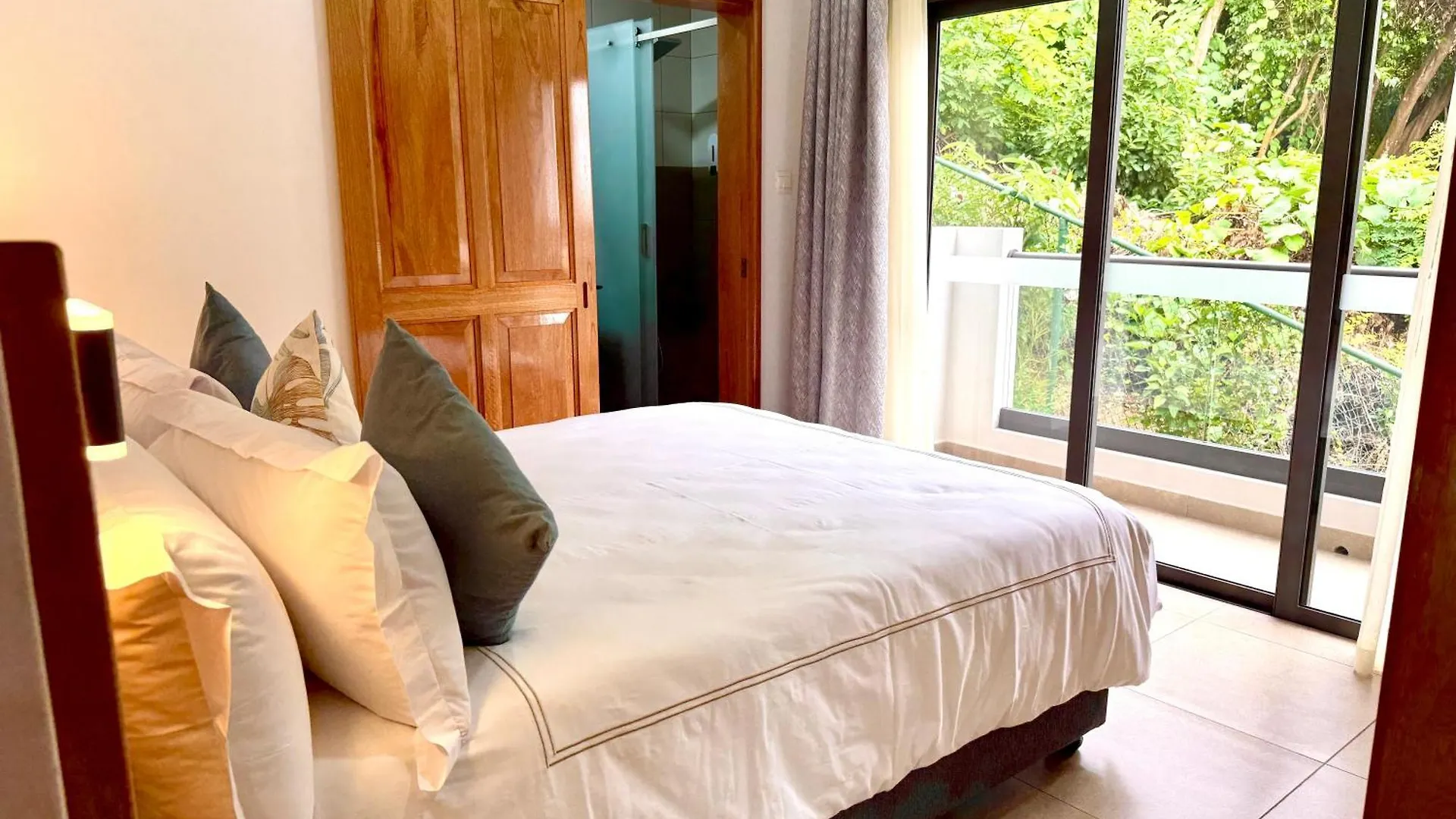 Sorento Holiday Apartments Гласи